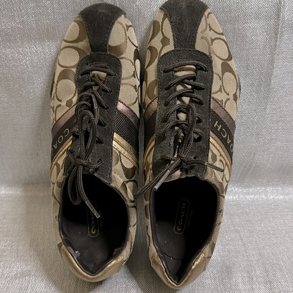 COACH WOMENS CANVAS KHAKI/TAN WITH GOLD AND COPPER STRIPES SIZE 9. USED. - Picture 4 of 8